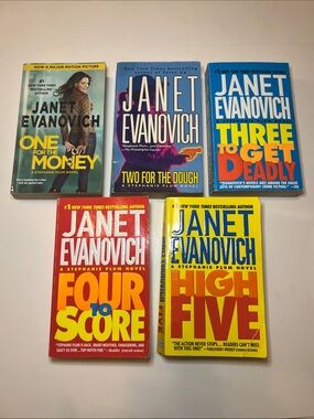 Set of 5 Janet Evanovich Stephanie Plum Series Books (1 - 5)